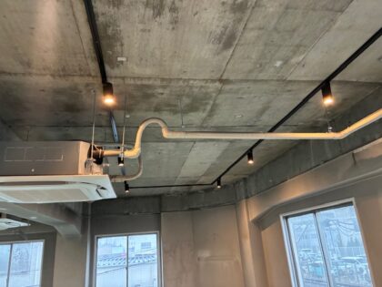 カフェの新規出店に伴う、照明器具設置工事｜近畿 工場・建屋工事・メンテンナンスセンター