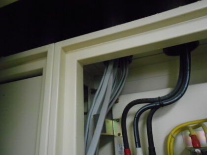 市立病院パーテーション設置に伴う電灯コンセント工事｜近畿 工場・建屋工事・メンテンナンスセンター