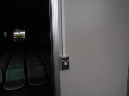 市立病院パーテーション設置に伴う電灯コンセント工事｜近畿 工場・建屋工事・メンテンナンスセンター