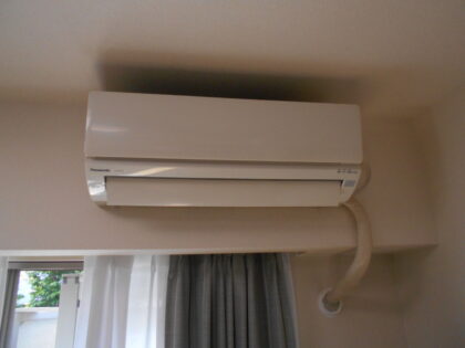 ルームエアコン更新工事｜近畿 工場・建屋工事・メンテンナンスセンター