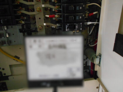 市立幼稚園・中学校防犯カメラ設置工事｜学校施設の防犯カメラ設置施工事｜近畿 工場・建屋工事・メンテンナンスセンター