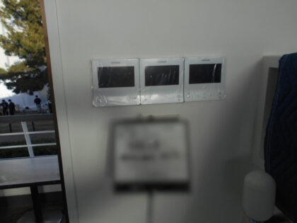 レストハウス空調設備更新工事｜冷媒配管真空乾燥・耐圧試験対応の業務用エアコン更新施工事｜近畿 工場・建屋工事・メンテンナンスセンター