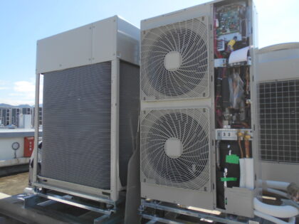 商工会議所の空調設備改修工事｜業務用エアコン更新（5馬力15台ほか導入）｜近畿 工場・建屋工事・メンテンナンスセンター