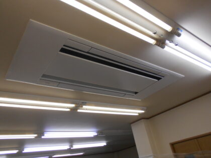 事務所兼倉庫の空調設備更新工事｜業務用エアコン更新・フロンガス回収施工事｜近畿 工場・建屋工事・メンテンナンスセンター