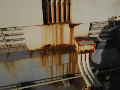 和歌山市テナントビル板金塗装工事｜外装板金補修・塗装更新施工事｜近畿 工場・建屋工事・メンテンナンスセンター