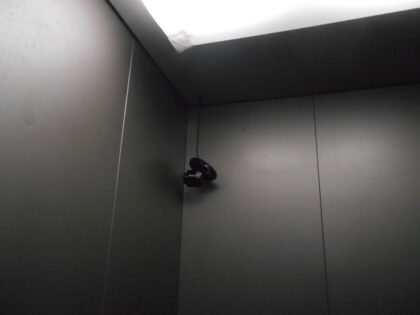 マンションエレベータ監視カメラ更新工事｜エレベーター防犯カメラ更新施工事｜近畿 工場・建屋工事・メンテンナンスセンター