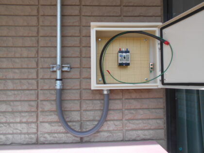 市立幼稚園の空調電源設備設置工事｜空調対応・短期間2日で安全施工｜近畿 工場・建屋工事・メンテナンスセンター