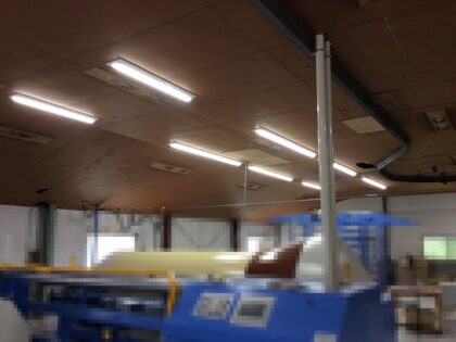 工場・倉庫のLED照明入れ替え工事とは？費用相場とメリットを解説｜近畿 工場・建屋工事・メンテナンスセンター